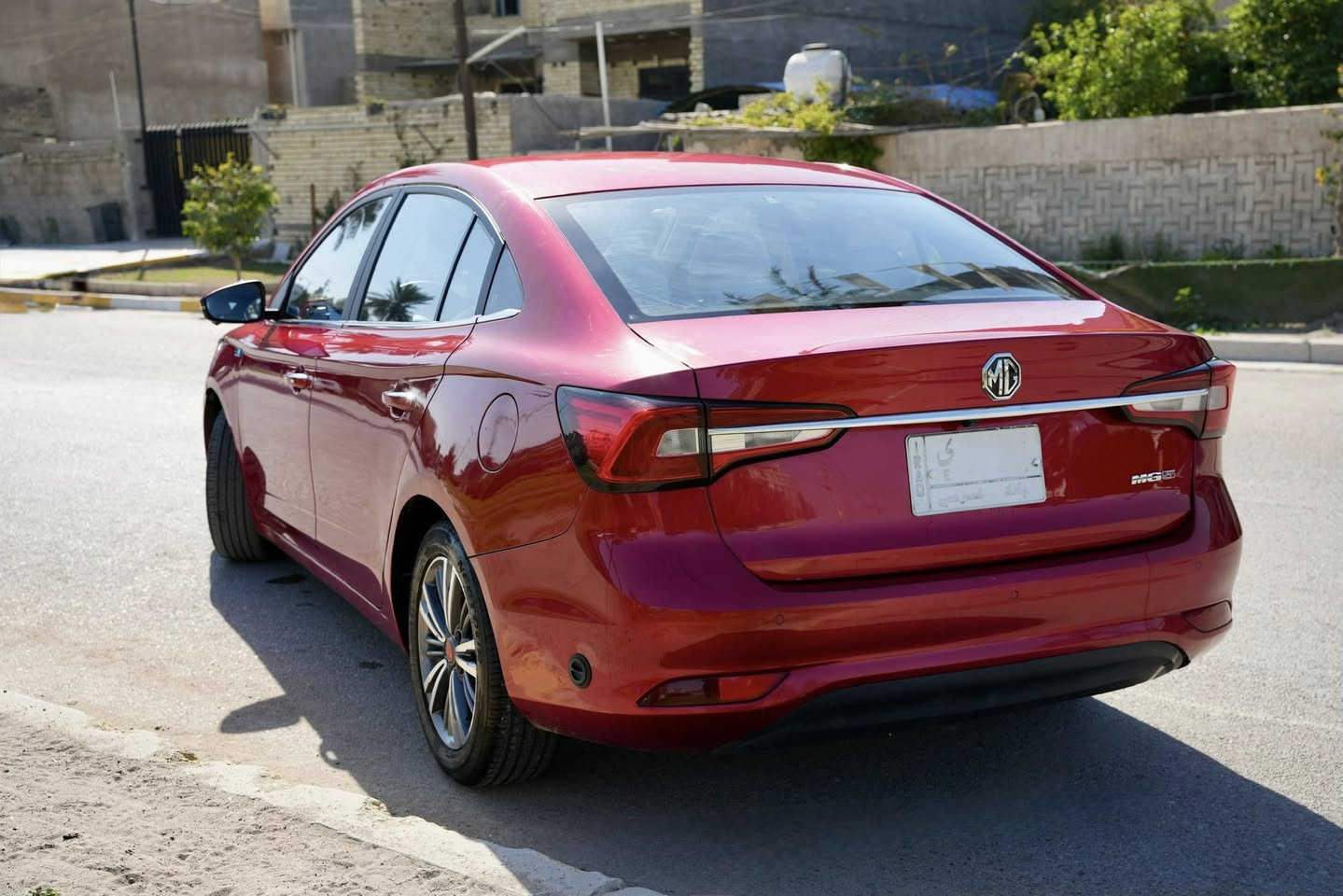 للبيع 
MG5
 موديل 2024 (فول مواصفات)
يوجد سونار مع الصور 
🔹 الممشى: 88,000 كم
🔹 السيارة بحالة ممتازة وما محتاجة أي صرف
🔹 السيارة باسمي (نقل فوري)
🔹 مركّب عليها منظومة غاز — تنباع ويا المنظومة أو بدونها حسب رغبة المشتري
✨ المواصفات:

✔ كامرات 360 درجة
✔ كشنات جلد
✔ كشنات كهرباء
✔ تدفئة كشنات
✔ فتحة سقف
✔ فول إيرباغ
✔ بصمة تشغيل
✔ دخول ذكي
✔ مرايا كهرباء
✔ سونار
وباقي المواصفات 
📍 الموقع: بغداد
📞 للتواصل: ***********

سيارة نظيفة فول مواصفات، جاهزة للاستخدام اليومي والسفر،
