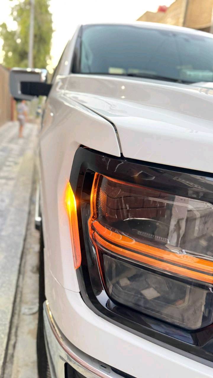 ‎للبيع فورد F150  2024 xlt
 
‎السيارة 5000 كيلو فقط قابلة للزيادة   يعني زيرو بعدها 
‎حساسات  خلفية وامامية
‎رادار 360درجه
‎كامرة 360 درجة
‎باب بدي فتح عل البصمة و الريمونت 
‎لايت  زنون شكل جديد 
‎شاشات عدد 2 ديجيتل حجم كبير فول مواصفات 
‎قيادة ذاتيه و تحديد مسار واتو ستوب توقف ذاتي
‎داخل مخمل 
‎تدفئة  كشنات
‎فتحة جام خلفية للبدي 
‎منافذ كهربائية داخل السيارة 
‎بصمة ابواب  و تشغيل عن بعد ورمز دخول ابواب 
‎كير تعليك 
‎كشنات كهربائي و تدفئه 
‎مري  كهربائي و اشاره  و كامرا وترحيب 
‎بصمات دخول ابواب و رمز سري
‎انارة محيطية 360 درجة 
‎منافذ كهرباء 220 فولت و كذلك 110 فولت بكل مكان بالسيارة  
‎وضعيات القيادة اكثر من 7 انظمة ( جبلي و صحراوي و اقتصادي و طبيعي و سبورت و سلس و صخري و ممطر الخ...)
‎محرك 3500 تون تيربو كير 10 نمر ، 4 ويل