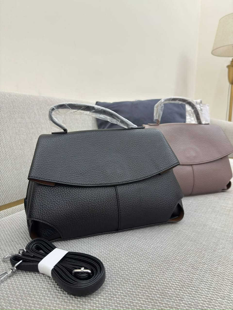 تشكيلة جنط نسائية جملة
كوالتي عالي جداً
موديلات راقية وجميلة
سعر مناسب جداً
بضاعة جديدة بلعلاكة
تصفية…
رقم الهاتف
***********
بغداد الكرادة
