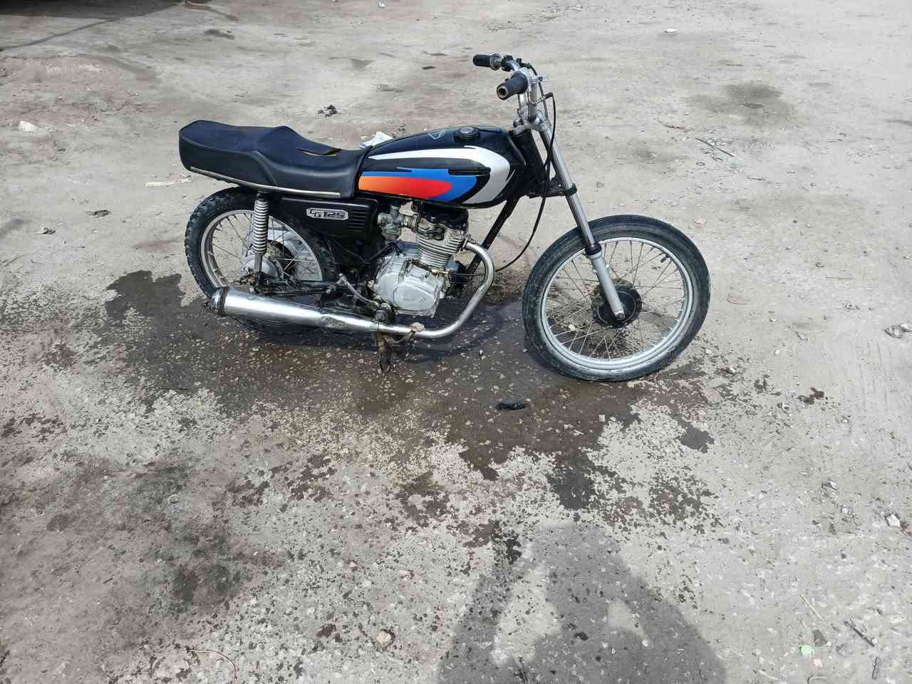 سلام عليكم دراجه مديل 23 مكينه MKZ  مكان دوانيه الحمزه الشرقي  سعر خاص 
***********
