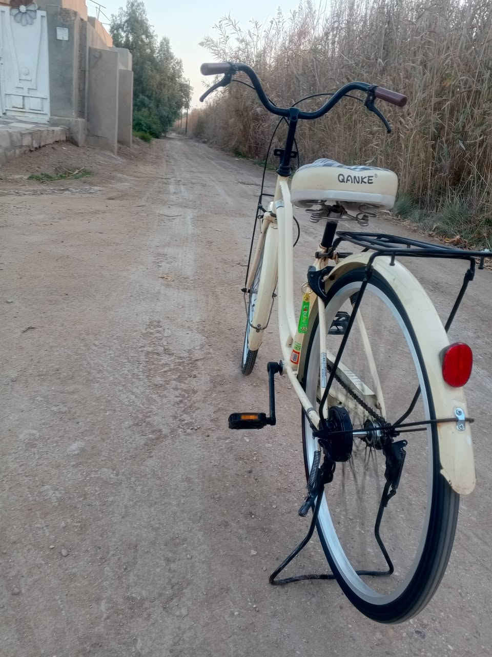 سلام عليكم ورحمه الله وبركاته اخواني باسكل للبيع نضيف موديل 14 حاويه السعر 100 وبي  مجال للبيع نضيف *********** المكان بابل حله
