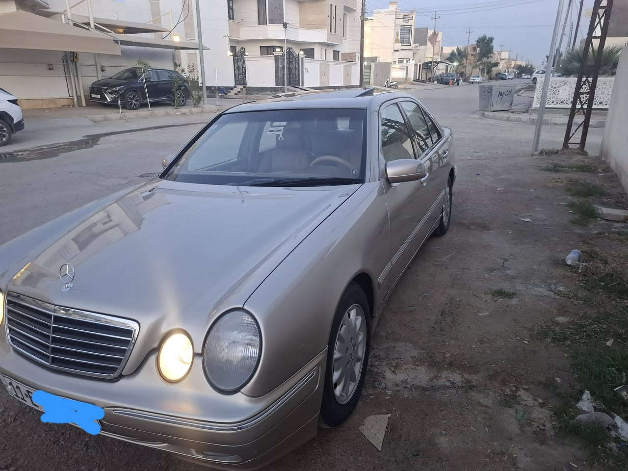 للبيع ام عيون ٢٠٠٢ باسمي رقم بغداد صبغ جمالية بدون اي نقص       استفسار ***********                                     سعر ١٣٠ بيها مجال  غير متواجد نت
