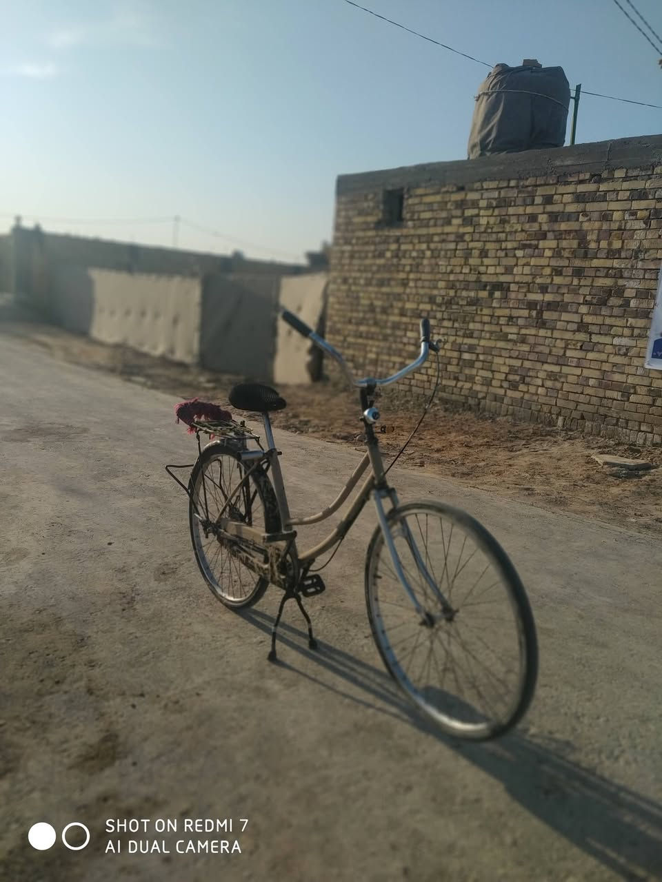 السلام عليكم باسكن للبيع ولونه اسود وسعره 50 مكان الهاشميه ورقمي ***********
