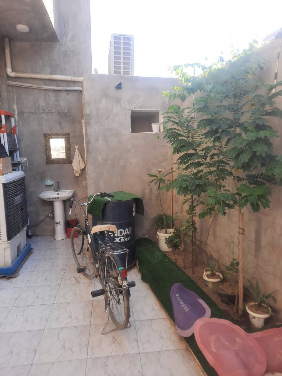 السلام عليكم بيت البيع المساحه ١٢٠متر  طابقين في حي شاوي نزلت العيد قرب سيد
ابراهيم (***********

