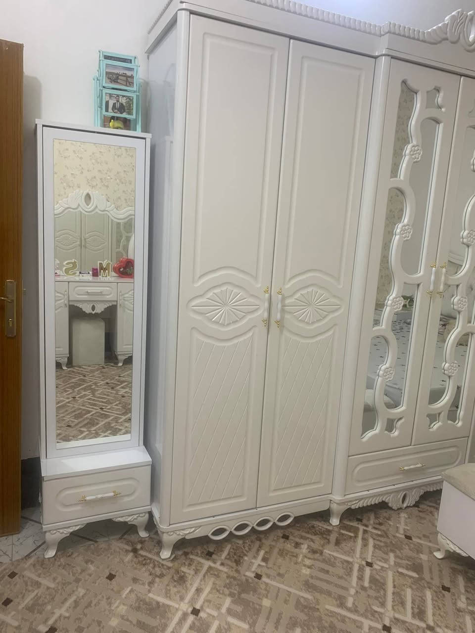 غرفةنوم  كولش ثكيله ونضيفه بيع مستعجل سبب البيع الانتقال السعر مليون و٥٠٠وبيها مجال قليل


**إذا كنت صاحب هذا الإعلان وتريد حذفه لأي سبب، رجاءا أرسل رسالة إلى الدعم الفني**