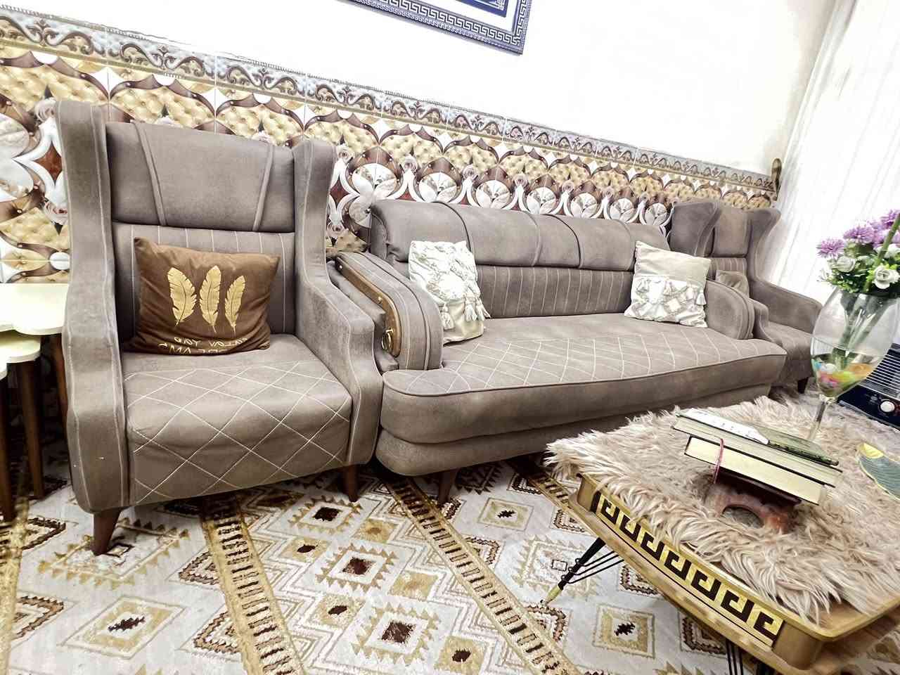 تخم للبيع 10 مقاعد تزكام قوي جدا نضيف مابي اي ضرر ماخذي مليون وربع العام ابيعه 750  مع طبله وسطيه ويا مكانه بغداد البياع تراث


**إذا كنت صاحب هذا الإعلان وتريد حذفه لأي سبب، رجاءا أرسل رسالة إلى الدعم الفني**