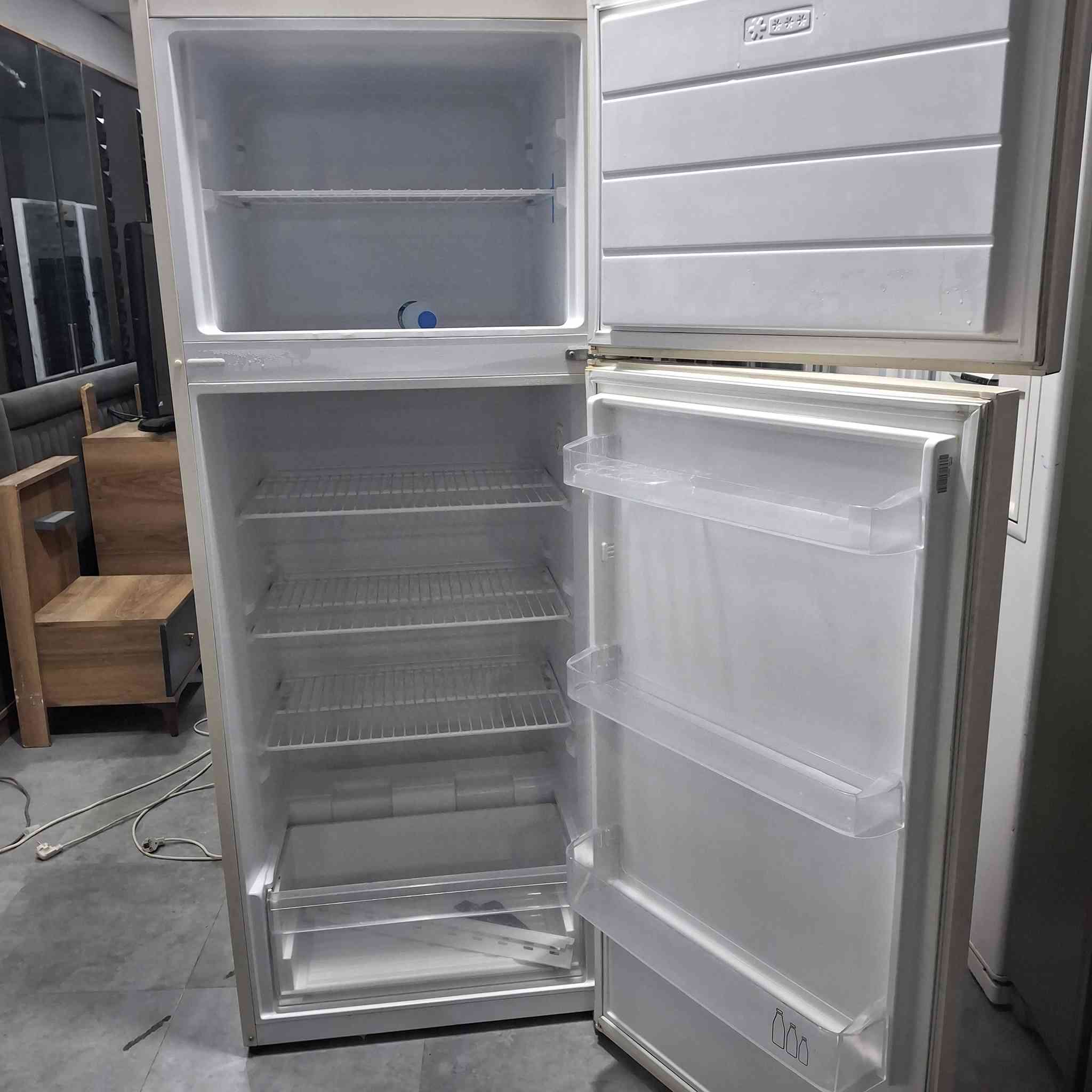 السلام عليكم ثلاجه ٢١قدم فول نظافه واصل للمنزل داخل أربيل مع ضمان اسبوع رقم تواصل وتساب ***********
