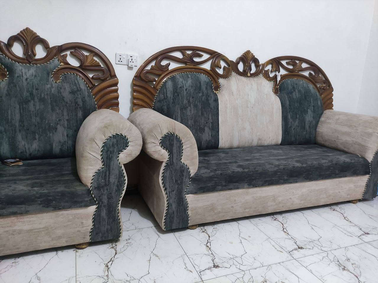 للبيع تخم رئاسي درجه اولى دوشمه جديد درجه اولى يتكون من 10مقاعد
سعر500اتصل على رقم *********** كربلاء, العراق
