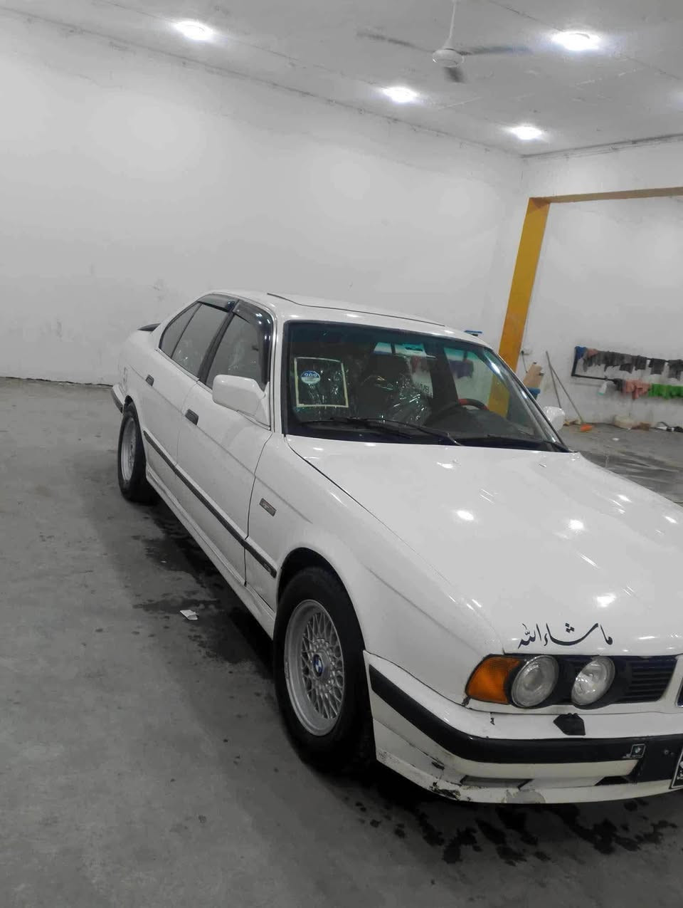 BMW
مۆدیل ١٩٩١. سەنەوی صلاح لدین  ٥٢٠ کبس گیر تەرح دوو جاملخی دوای بۆیاخە  زەربە و دعامی نیە   سەرفوو بخاری نیە  سعری ٣٥ معامەلە 
کەلار
*********** Singapore
