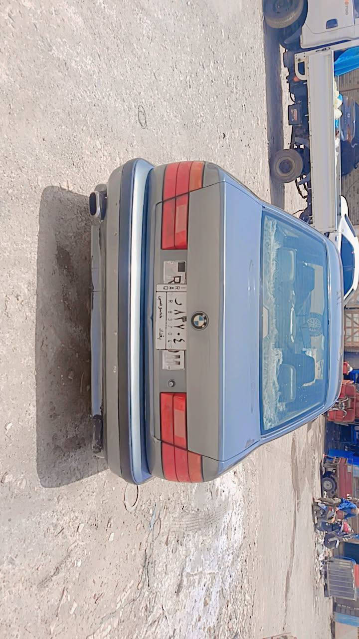 السلام عليكم  بي ام 525 سياره جاهزه من كلشي وين ماتريد ترايك تبريد ويه سويج لايت زنون كاهرباء من طول لطول شغاله حداديه جديده كير مكينه شرط فحص  3شاشات مضخم 🔊🔉صوت سياره ماناقصه شيي
العنوان ميسان  السعر57 بيع ومراوس تكسي حسب قناعه واني خادم ***********
