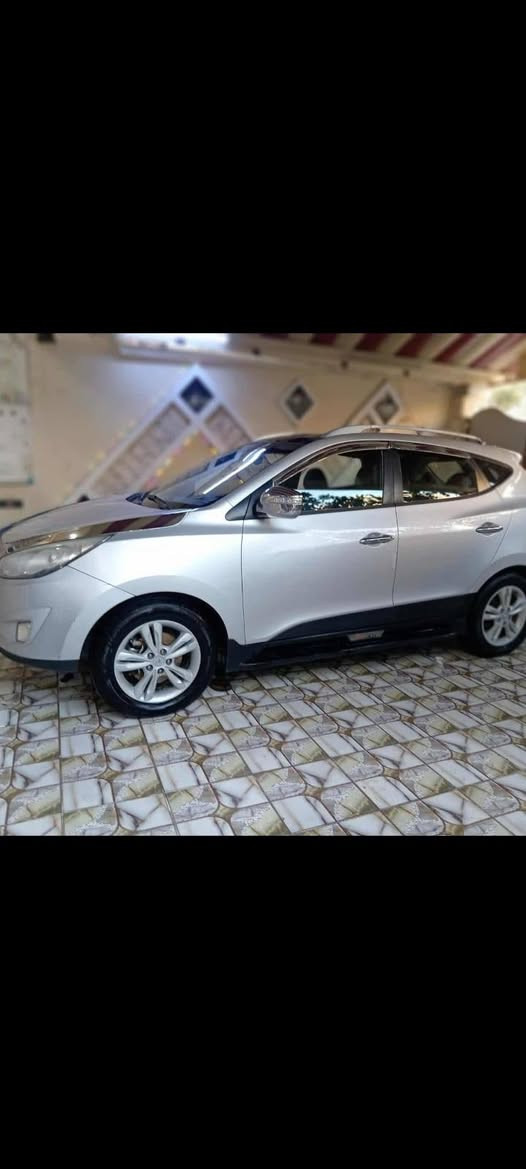 السلام عليكم توسان للبيع موديل 2012
بانورما كلشي شغال بيها ٤سلندر 
تحويل مباشر 
السونار كدامك 
مكفوله من كلشي 
السعر 135وبي مجال قليل 

للتواصل***********
