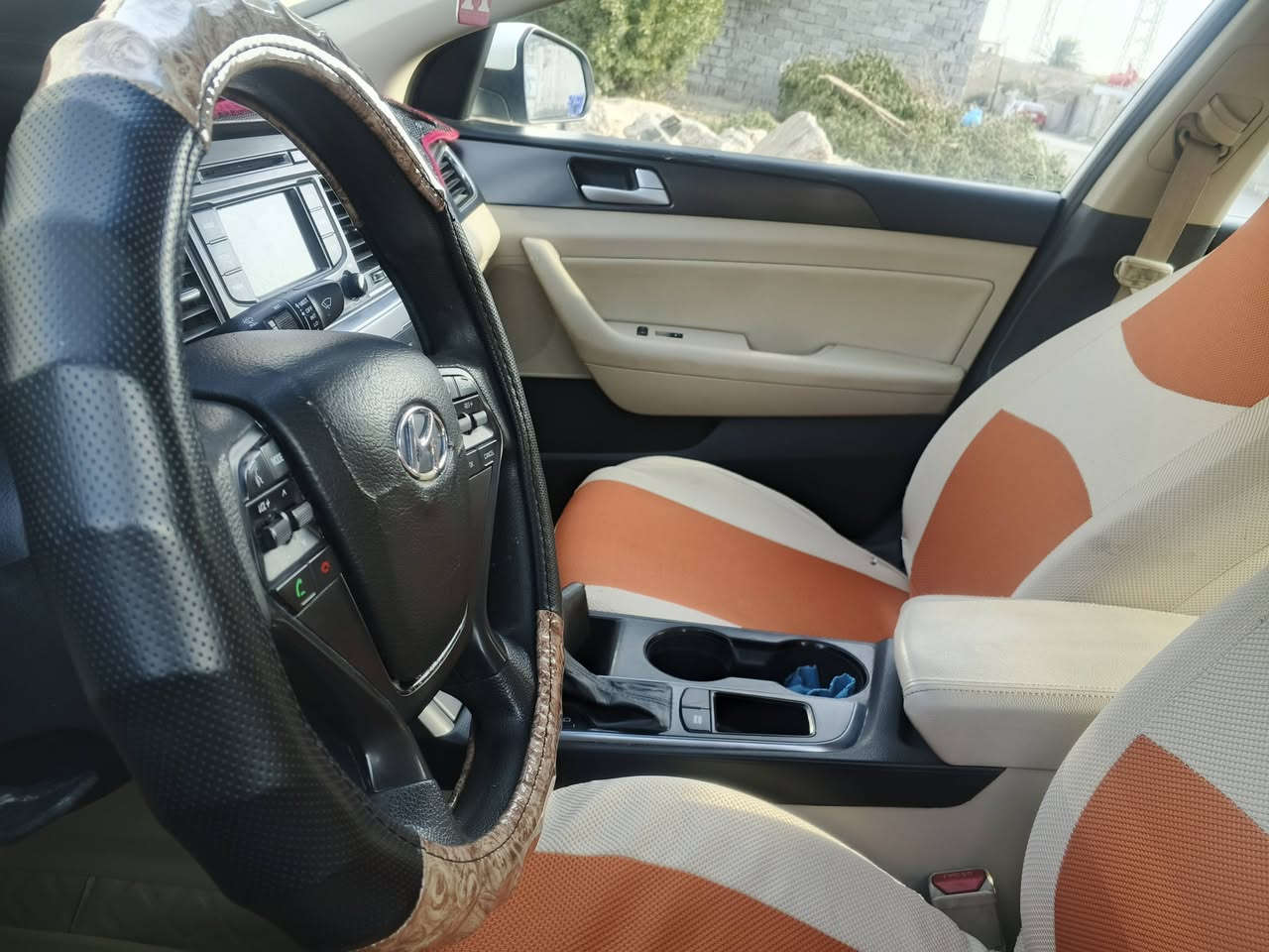 للبيع سوناتا sport 
2015 وارد امريكي
فول موصفات عده الفتحه والبصمه 
مكان بابل القاسم 
رقم بابل مشروع وطني
السعر 125 
للاستفسار ***********
