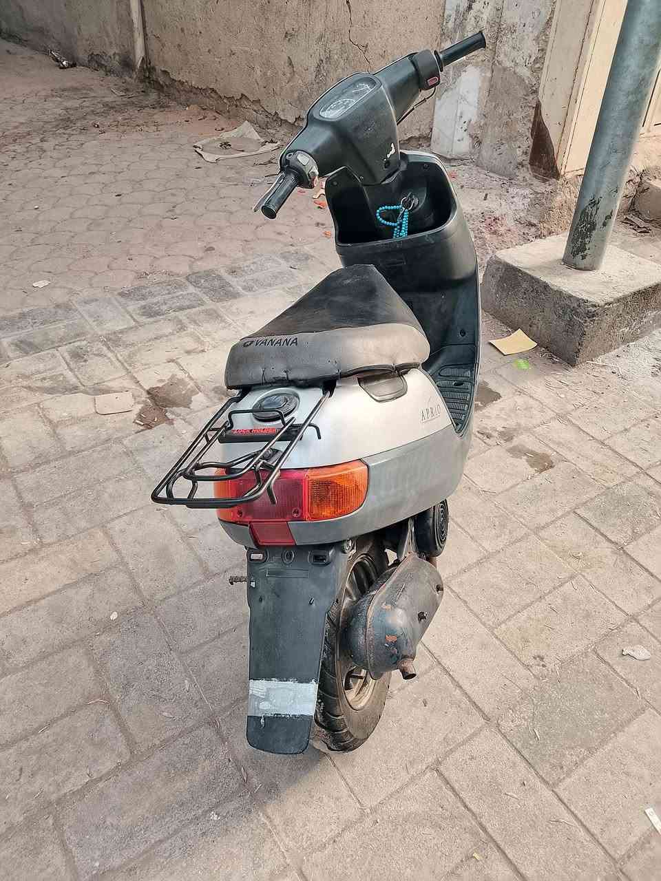 دراجه بطه للبيع تك كلها بلاديه برغي تجاري ماكو بيها ومعدل 70 شلعه ومعدل فول الدراجه جديده وهم كله شغال ما ناقصها برغي سعرها 400 👍❤ جديد اتفيد الطلاب الشغله بعيد خوش دراجه وكله بلادي ❤👍 ***********
