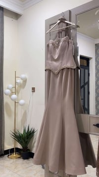 فستان بنات • مقاس ٤٢ • مغسول مكوي