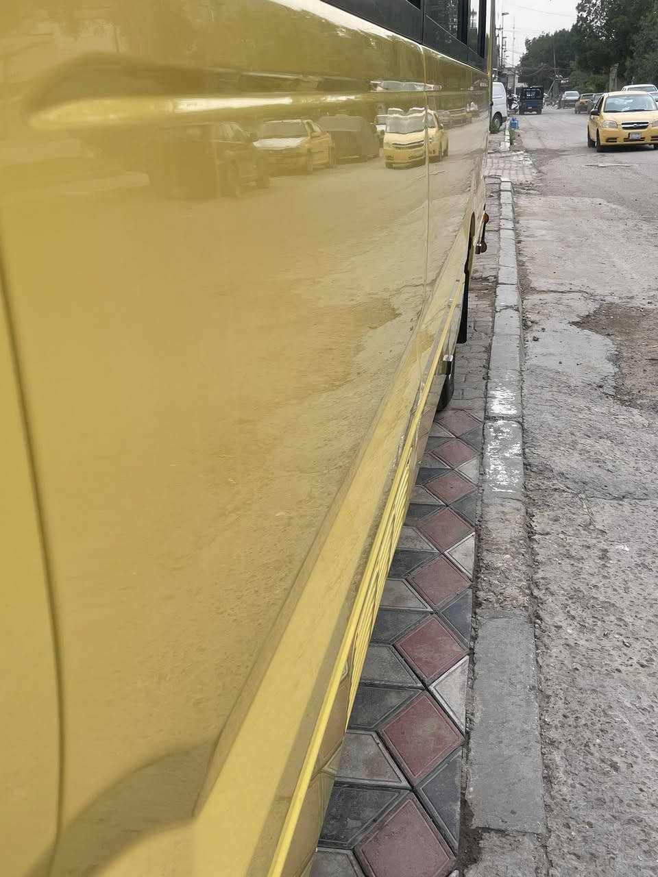 السلام عليكم
2017فيرنه كامله دوشمه وتخم تاير جديد ماشيه 280 للاستفسار اكثر ***********
