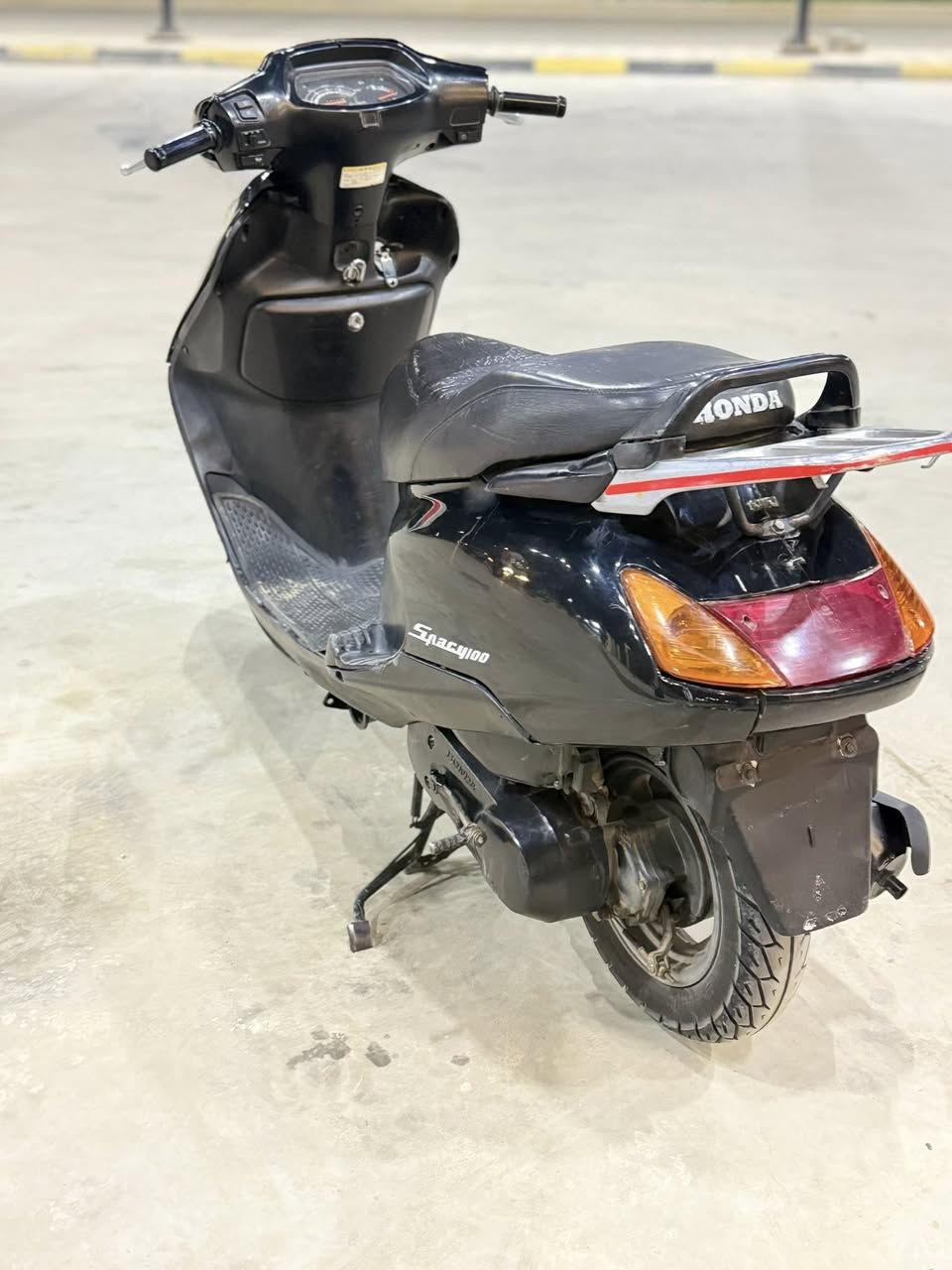 سلام عليكم شباب سبيسي ياباني دراجه خير من الله كهربائيات كله شغاله اشاير عالي ناصيً سلف وهندر 
***********سعره 450وبيه مجال شي بسيطً❤️…
