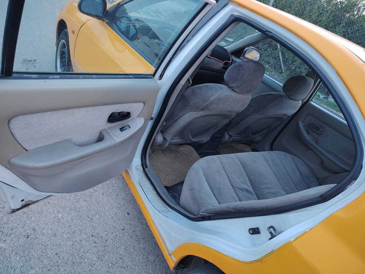 السلام عليكم للبيع هونداي النتره 2006 رقم كركوك دولي سنويه جديد لل2030 شرط التحويل ولوكاله دفتر بنزين غرامه نقابه صفر صدر جديد تخم تاير جديد كير مكينه شرط ضرر بونيد وجمرلغ وشويه تصليح ابراس الشاصي السعر 45وبيها مجال بسيط المو شراي لايدوخني سياره يحتاجلها صبغ للتوصل ***********
