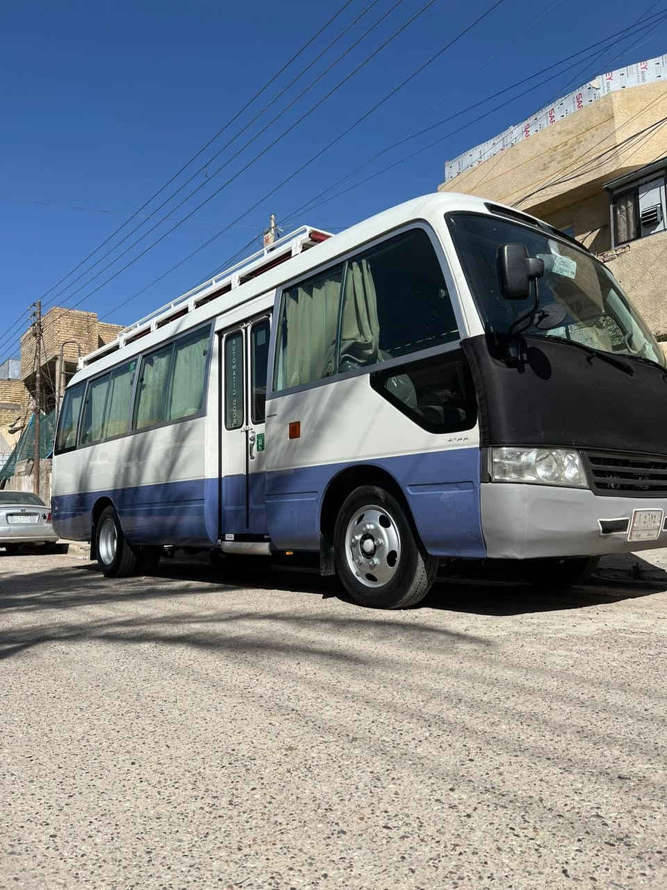 السلام عليكم كوستر 2008 للبيع كفاله عامه مكينه جديده كير اكسل خير من الله تبريد محور منضومه غاز  رقم واسط مصفره تخم تاير جديد ويل ناصي دوشمه عام قلاب ستاركس كامله للاخير سعرها 255 وبيها مجال مكاني بغداد ***********
