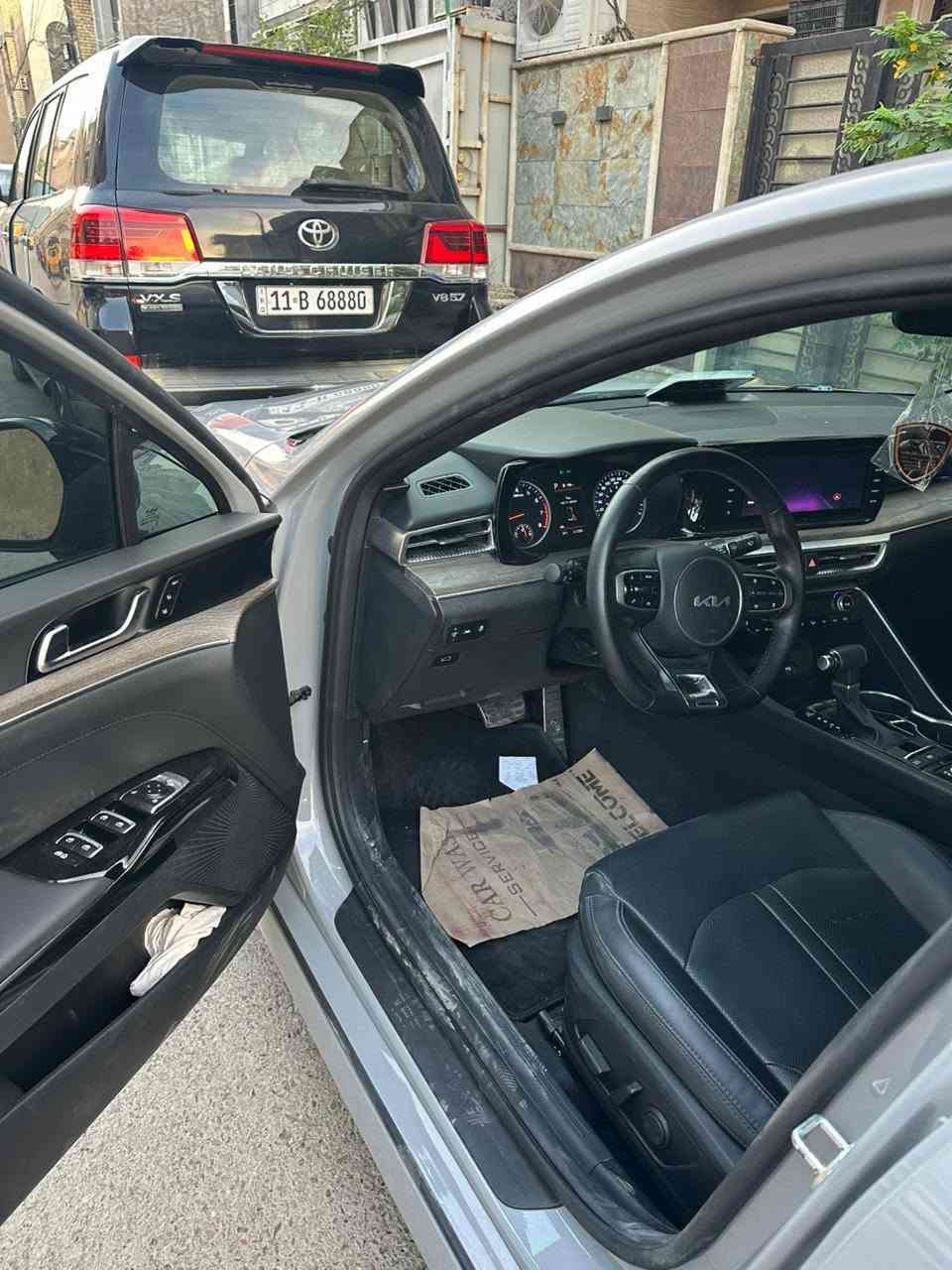 ​الموديل: 2024 k5
المحرك: 1600 CC تيربو (Turbo) - عزم قوي جداً واقتصادي بالوقود.

​المسافة المقطوعة: 22 ألف كم فقط.

​الرقم: فحص مؤقت.

​السقف: فتحة بانوراما بالكامل.

​التشغيل: نظام تشغيل عن بعد.
4ويل
​المقصورة الداخلية: داخلية فخمة (صاج) مميزة.

​المقاعد: كشنات كهرباء بالكامل للتحكم المريح.

​اللون: سمنتي
 السعر: ١٦٥ 
رقمي :9647750263773


**إذا كنت صاحب هذا الإعلان وتريد حذفه لأي سبب، رجاءا أرسل رسالة إلى الدعم الفني**