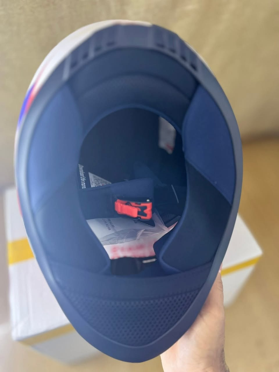 السلام عليكم خوذه Ls2 فچ ثابت XL 
الي تخدمة يتفضل خاص او يتصل سعرها 125
***********
