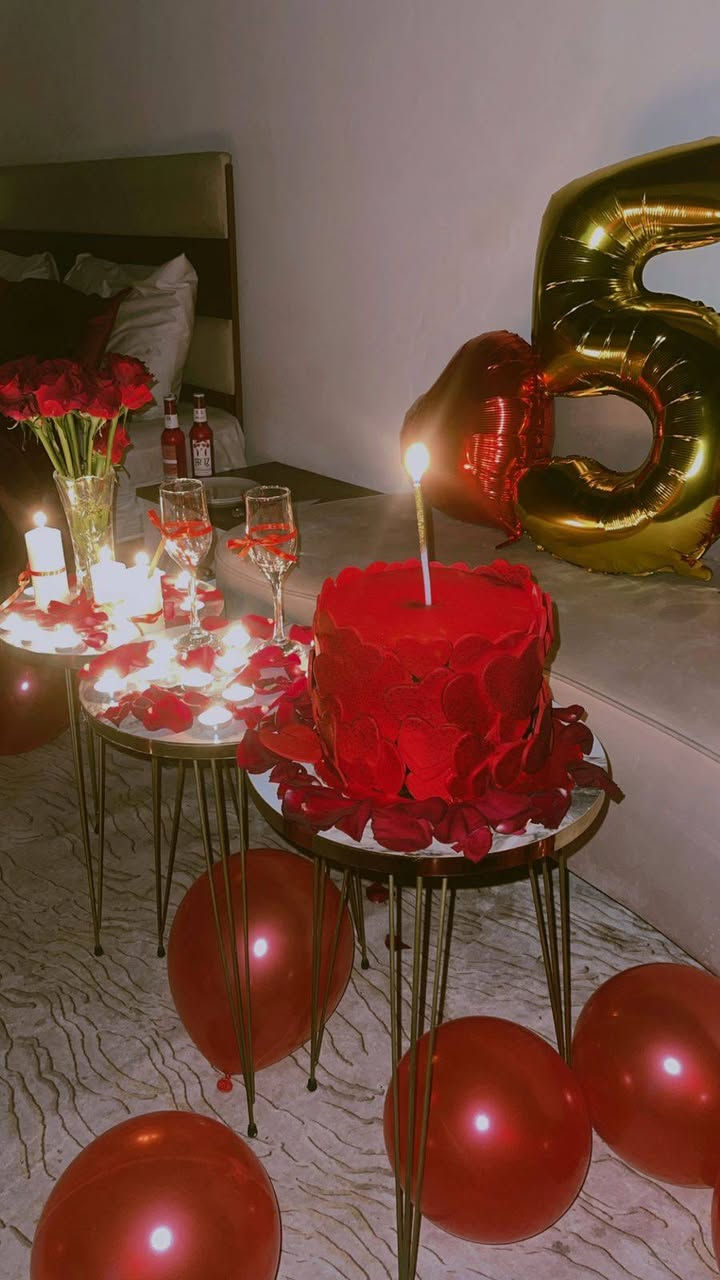 بمناسبه حلول شهر رمضان المبارك🌙  (عرض خاص فقط في رمضان) 
 كاندي كيك تقدم لكم اجود انواع الكيك وتوفر لكم تراب الملوك و كيكه الحليب (الترليجه) 😋
موقعنا حي العباس الفرع الثالث مجاور حسينيه أم البنين اللاستفسار الاتصال على الرقم التالي ***********
