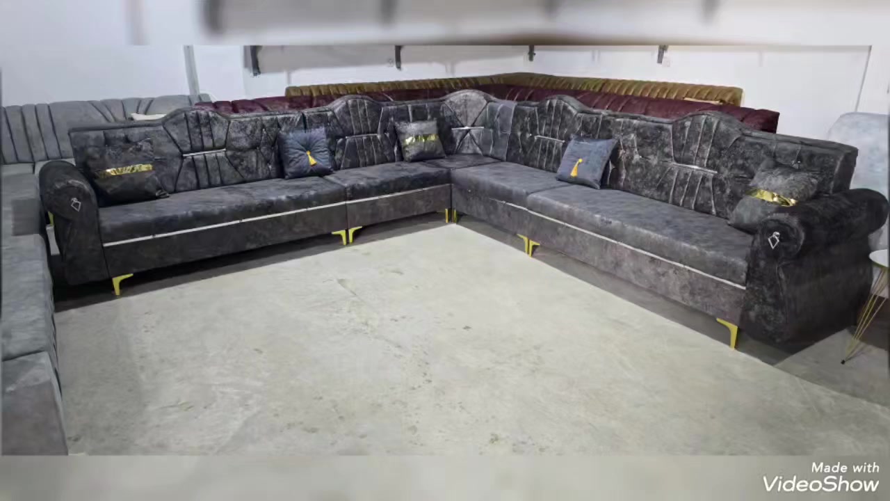 اثث بيتك بأنسب الاسعار سعار الشمال 🌹 
وصول وجبة من الدواوين شغل السليمانية درجة أولى السعر ٣٧٥ وبي مجال 
ضمان سنتين 
٧متر ١١ مقعد 💺 
صلاح الدين ناحية العلم قرية الربيضة خلف مدرسه سومر للبنين 
***********
يوجد خدمة توصيل داخل المحافظة فقط 🚛
