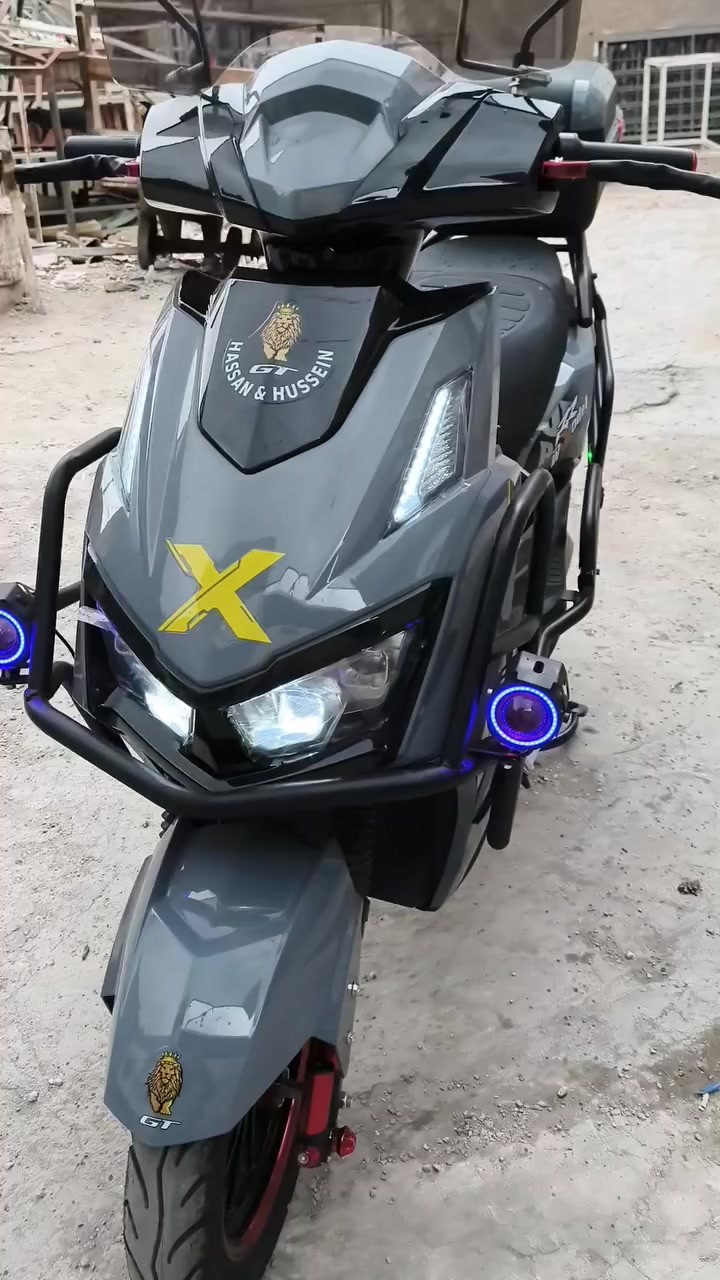 السلام عليكم دراجه شحن سكنس2026 6بطاريه كبيره مسطره 38 أمبير سرعة 120 ملف 3800  البيع  عنوان بغداد ساحة الوثبة سعره 850        ***********
