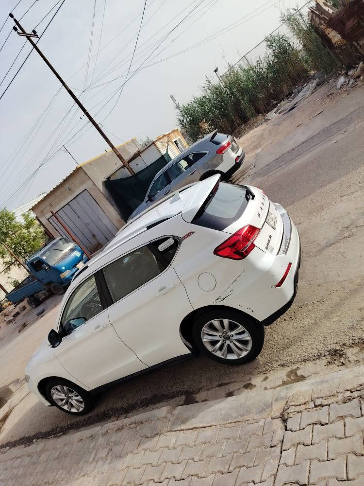هافال h2 مديل 2016 جديدة مكفولة عدا طخة بالجاملغ الخلفي ترجع بارد سيارة ماشية قليل  كلش نضيفة جاهزة مكينة كير تبريد حدادة مابيهة نقص فول مواصفات بصمة فتحة كشنات جلد انارة ترحيب بالابواب كامرة جانبية انارة محيطية بالداخل سيارة سنوية منتهية وبيهة ورثة كلهم بالغين وقسام موجود ماكو مشكلة بالتحويل السعر 90 وبيهة مجال لاستفسار ***********
