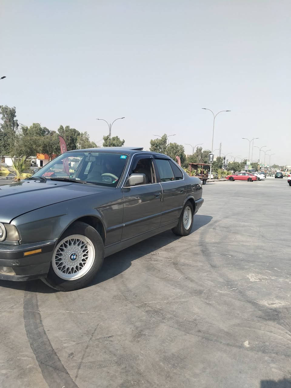 بي ام 525 موديل 91 سياره اصل 25 محرك فل معمر رايمان تبريد ثلج فتح السقف جير توماتيك رقم جديد سياره نظيفه وخير من الله بيع ومراوس حسب القناعه السعر 55 وبيها مجال*********** مكلف بالنشر

