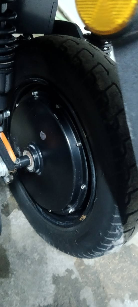 يا الله 
اسلام عليكم 
دراجه سكنس لد شحن (للبيع)
المواصفات:
تحتوي على ٦ بطاريات جدد مشدودات
دبل اشاره ،وبيها سبيكر للصوت، ولايت عالي ناصي وسكن، وأيضاً على جنطه ،تحتوي على درع داير ما داير الدراجه ، وتحتوي على منفذ للشحن ومنفذ للرام. وحجم الملف(1500واط)
سرعه الدراجه ٧٠ حقيقي ،تحتوي على زرR, وثلاث نمر للسرعه
اكو ملاحضات بل درع يعني بي شويه خدوش

مكاني شارع فلسطين مقابيل عماره اريدو
للتواصل على الواتساب برقم ***********
السعر مليون وميه وبيها مجال
