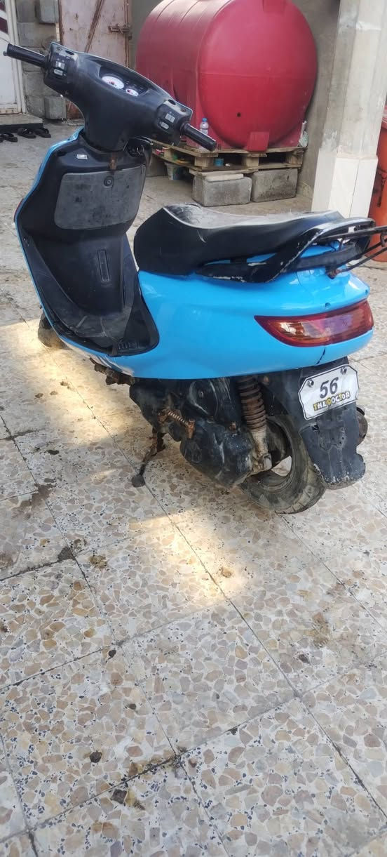 سلام عليكم دراجه فراشه لبيع دراجه حلوه ونضيفه مكينتها ناعمه مجفته تجفيت اصلي كهربايات يشتغلن سلف لايتات اشاير بس قفد صندوق ما يقفل سعر ٤٥٠ مكاني بصره شراي يتصل ***********
