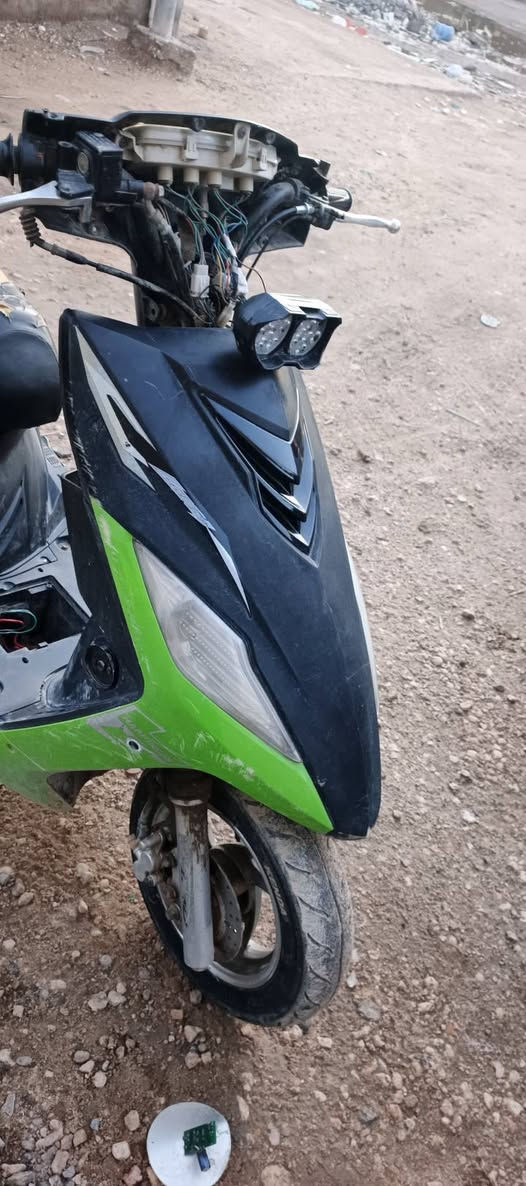 سلام عليكم
دراجه   مراوس  فقط 
دراجه كامله سلف هندر لايتات اشاير كامله 
ما مفتوحه 
ماخذه بوكته ب ٩٥٠ 
لايت زنون 
مراوس موبايل فقط 
للتواصل خاص او *********** وتساب
