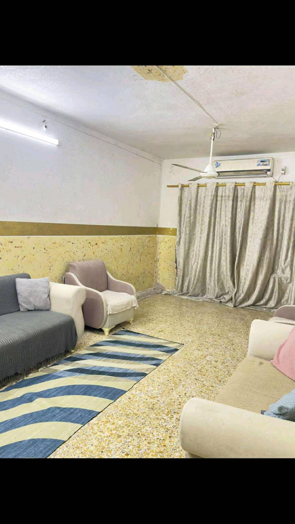 448
دار للرهن (100 متر) حي العسكري قرب تقاطع الهنديه خلف صدلية النيزك
السعر الرهن 25 مليون
يحتوي على طابق واحد 
 غرفه  مطبخ   صاله   استقبال
 
ـــــــــــــــــــــــــــــــــــــــــــــــــــــ
بيت  نضافه جيده 
مدة الرهن سنه وقابل للتجديد