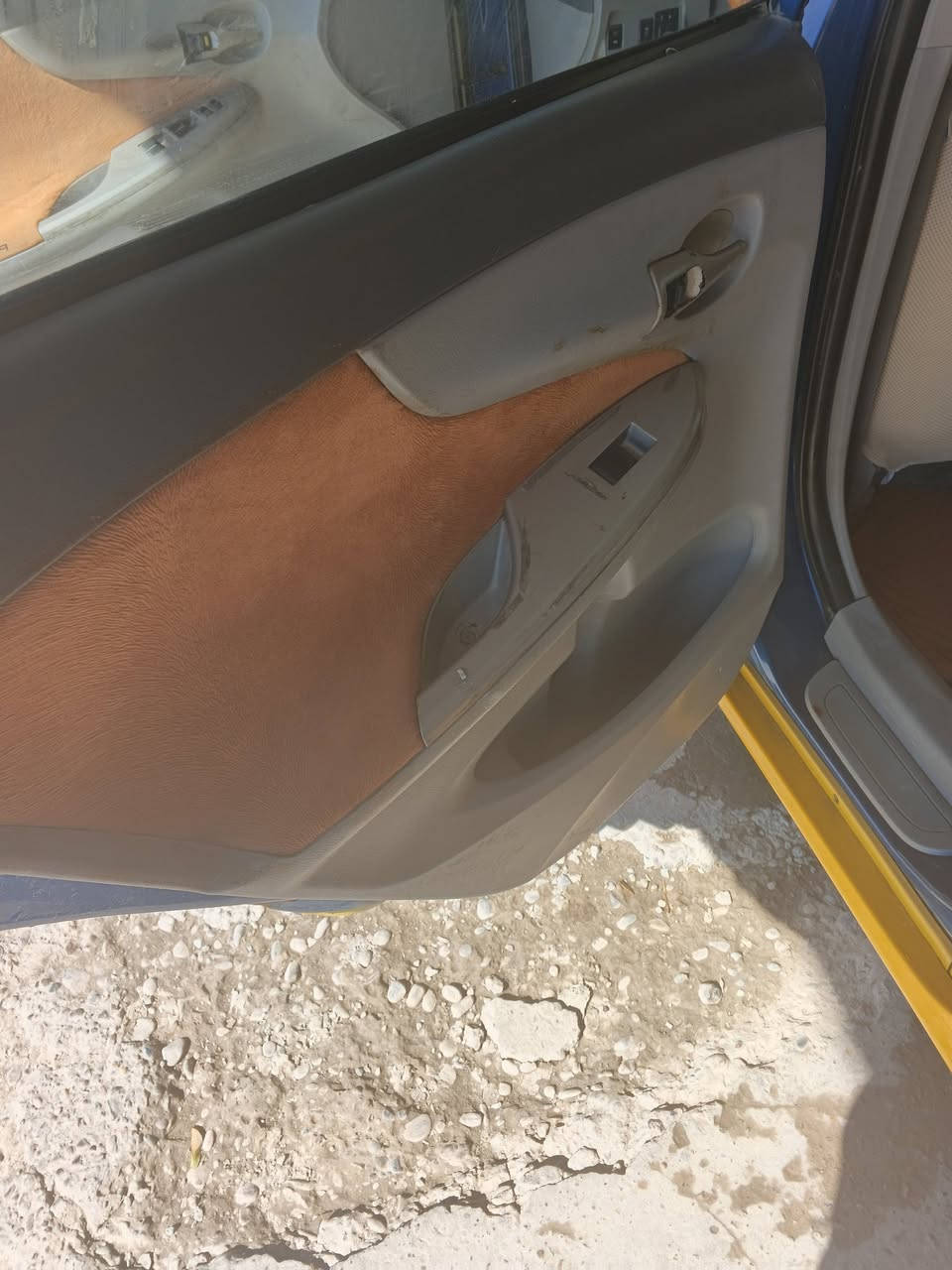 سلام عليكم بيع مستعجل كورلا 2013امريكي ضررجاملغ امامي وخلفي محرك كيرصدركهرباء كلهه شرط تبريدكفاله عامه رقم بغداد سعر 100وبيهه مجال للاستفسار ***********
