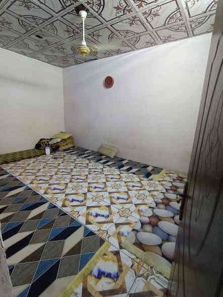 السلام عليكم. بيت للبيع المساحه 150متر زراعي سند 25 يتكون من عرفتين وصاله واستقبال ثنين منور
العنوان. البراكيه شارع السبيس مقابيل مجمع ولايه علي.  السعر 35مع المجال البسيط.  للاتصال علئ الرقم.  *********** النجف
