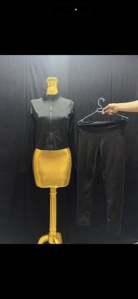 ملابس • مجموعة • كلهم