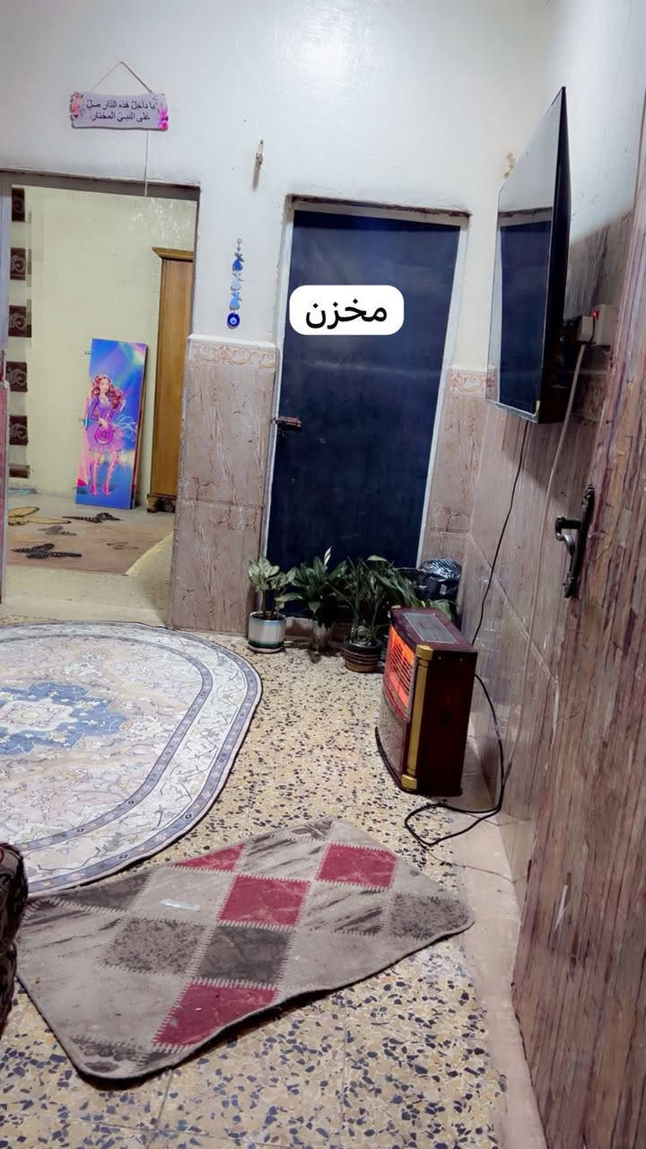 بيت للايجار في الكندي يحتوي على غرفه وصاله ومطبخ ومشتملات ومخزن وطارمه السعر 250 الف
واتس ***********
