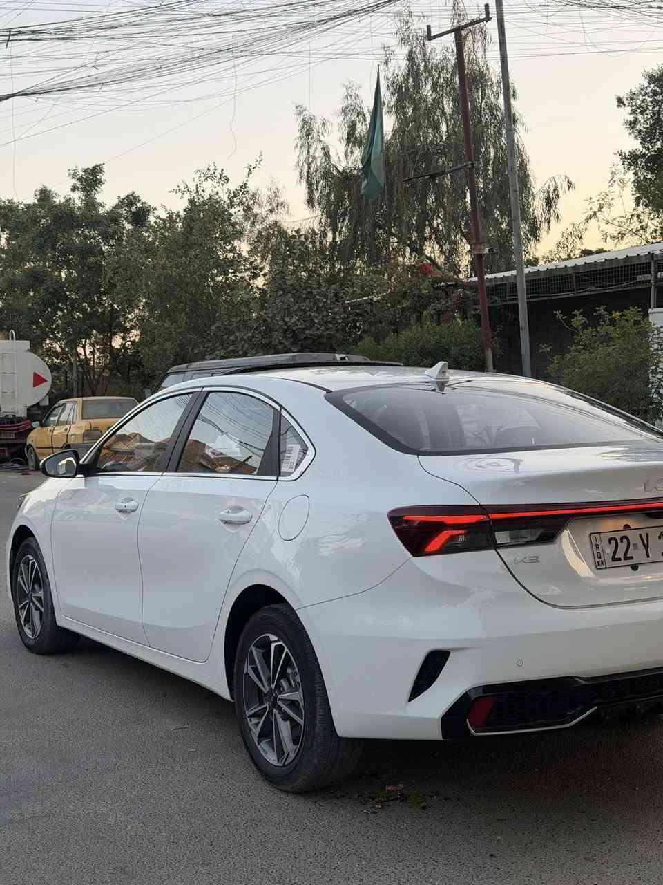 السلام عليكم

كيا سيراتو K3 الشكل الجديد رقم اربيل بسمي موديل 2025

/ سياره كفاله عامه /

/ ماشية 11  الف

المواصفات  : بصمة تشغيل وابواب / سلايد  / كشنات جلد /

شاشة ديجتال / هندبريك دكمة / اوتو هولد / يدات نيكل / تراكشن كنترول كروز سرعة وتحكمات كاملة  / 4 انظمة درايف مود / لايتات ليد ✅ / اشارات بالمراية  / ويل كب كروم / تبريد لمس / شاشة كبيرة / 4 دسكات. 

مكاني بغداد حي العامل 

للحجز والاستفسار :- ***********
