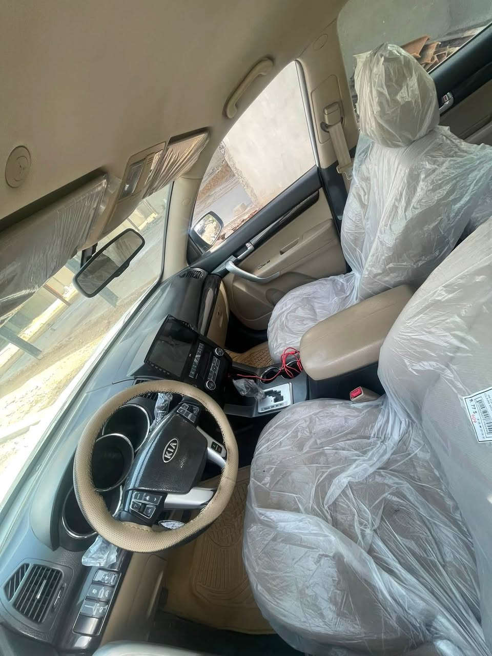 سورنتو للبيع
موديل ٢٠١٢
محرك مفتوح
ضررها قبق صندوق فقط
فول مواصفات ما عده الفتحه 
اربعه سلندر دوش المرغوب
رقمها اربيل باسمي 
شرط التحويل
سعر ١٤٠ وبيها مجال 
***********
