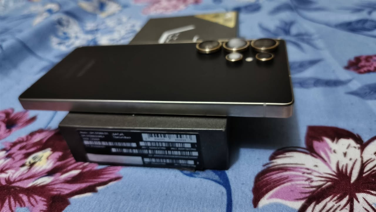 S25 Ultra بيع او مراوس 
اس 25 الترا 
ذاكره /256..\12
النضافه /100 جهاز اخو الجديد
شرق اوسط وكاله ضمان عين الفهد بعده داخل الضمان مستخدم اشهر فقط وصل الشراء موجود 
مكفول كفاله عامه وشرط الفحص
ملحقات كامله كارتون وحافضه ولاصق شاشه وعدسات كاميرا  
السعر 1175وبي مجال بسيط حك الجيه
العنوان /بغداد /الزعفرانيه 
***********
