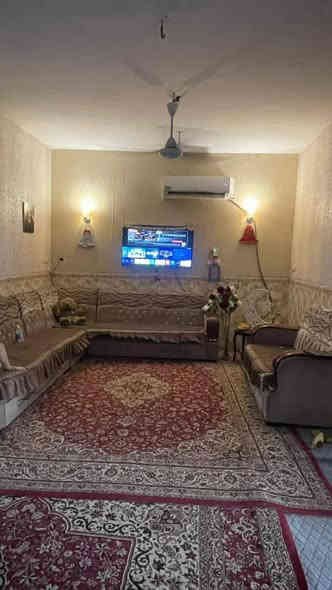 سلام عليكم 
📍متوفر منزل مساحه (155متر) (سند 25)
حي الحوراء عمود ٣٧
 بظهر الشارع العام مباشرة
📍البيت صاير جهة حي الزهراء مقابل حي العباس 
خدمات كامله البيت مرتب بلنسبه لسعره قليل.  كما موضح بل صوره
 صاحب المنزل مستعجل ع بيعه
(السعر. 86 مليون. قابل لتفاوض )🔥
وتساب*********** 
اتصل. ***********
