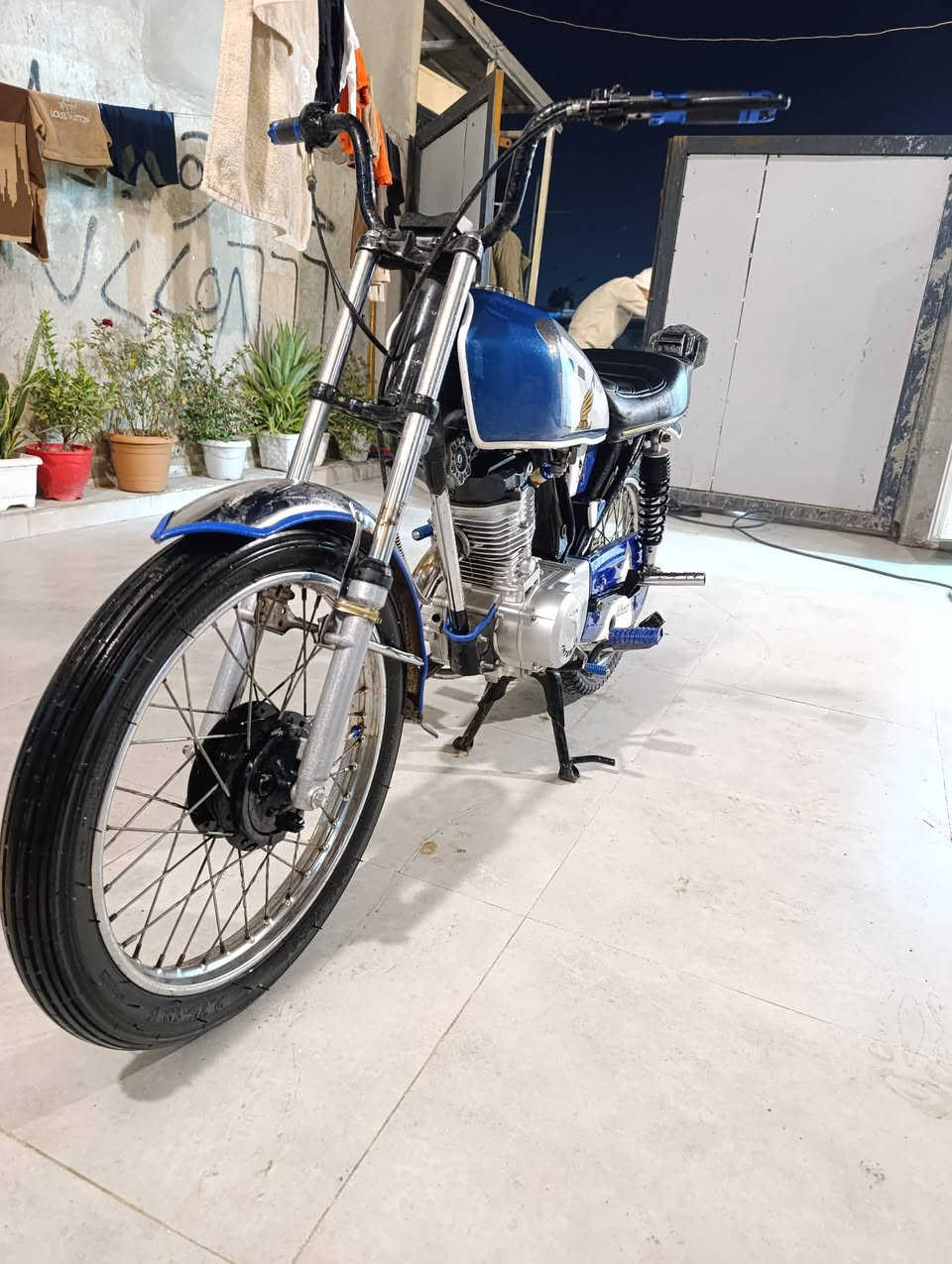 سلام عليكم دراجه انتنس اصلي مو تجاري محرك مفتوح بشرط سعر500 شراي اتصل...***********
