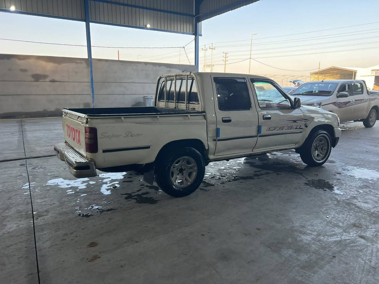 بيك اب صيني موديل 2008 
رقم دولي شرط تحويل
سيارة جاهزه وجديده محرك وكير
وتخم تاير كله شغل
مكاني واسط الزبيدية 
***********
السعر 43بيه مجال
