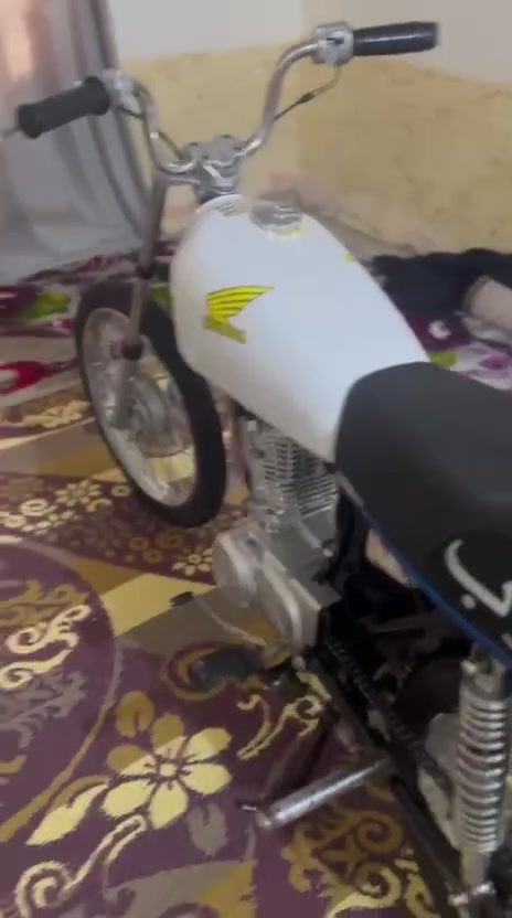 سلام عليكم شباب دراجه البيع كلك كلك كلك كله إيران برغي ما مفتوح ول دراجة تعمير سته وعشرين ب600 وبيبهه مجال قليل حك جيه ال مكان ديوانيه غماس....‏‪***********‬‏
