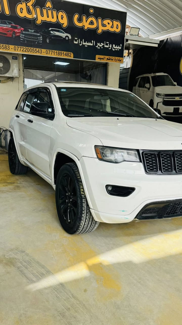 السلام عليكم للبيع بسعر مناسب
ضررها جامرلغ وبنيد وطخطخات بالاصفاح 
صبغ حزام ابيع
جيب لاريدو بلاك توب 
الموديل /2021
مواصفات البلاك توب معروفة
فتحة كشن تدفئة جلد ومخمل 
جنطة كهرباء ماشية 62 الف
مكينة وكير شرط الفحص ممفتوحات 
مكانها ديالى بعقوبة 
للأستفسار /***********
