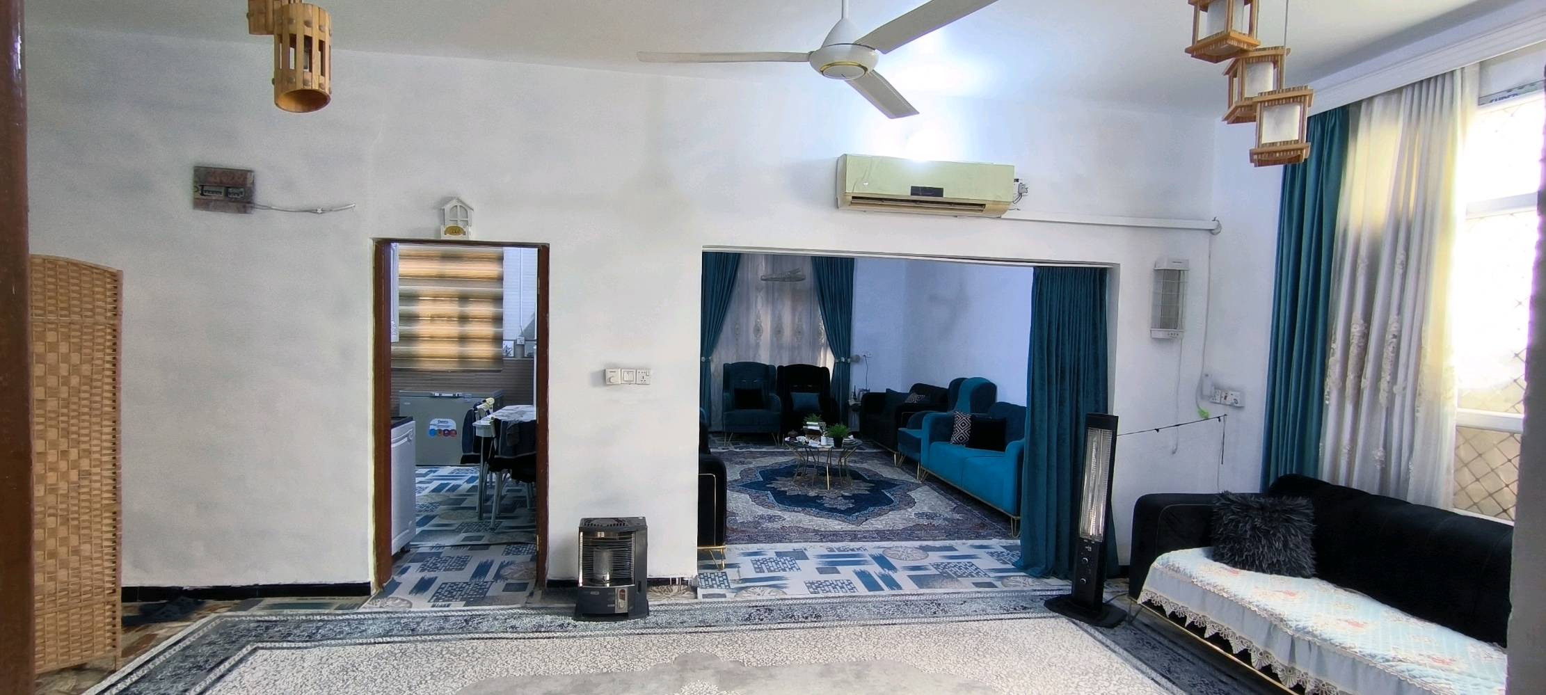 بيت للبيع طابو زراعي سند 25
مع أو بدون الأثاث 

مساحة ٢٨٥ متر (10 × 28،5)
طابق واحد غرفتين نوم وباقي الملحقات
حديقتين وكراج سيارة

السعر 185 مليون بي مجال للشراي 
وين يقع البيت بالضبط؟: 
شارع فندق البارون / قرب عمود 84 
شنو مساحة البناء؟: 
285 منها 120 تحت البناء 
هل يرافق البيع أي أثاث أو تجهيزات؟: 
مع أو بدون الأثاث 
كم عدد الغرف بالبيت؟: 
2
شنو المواصفات الفنية للتكييف والتدفئة؟: 
سبلت عدد 2 / مكيف عدد 1