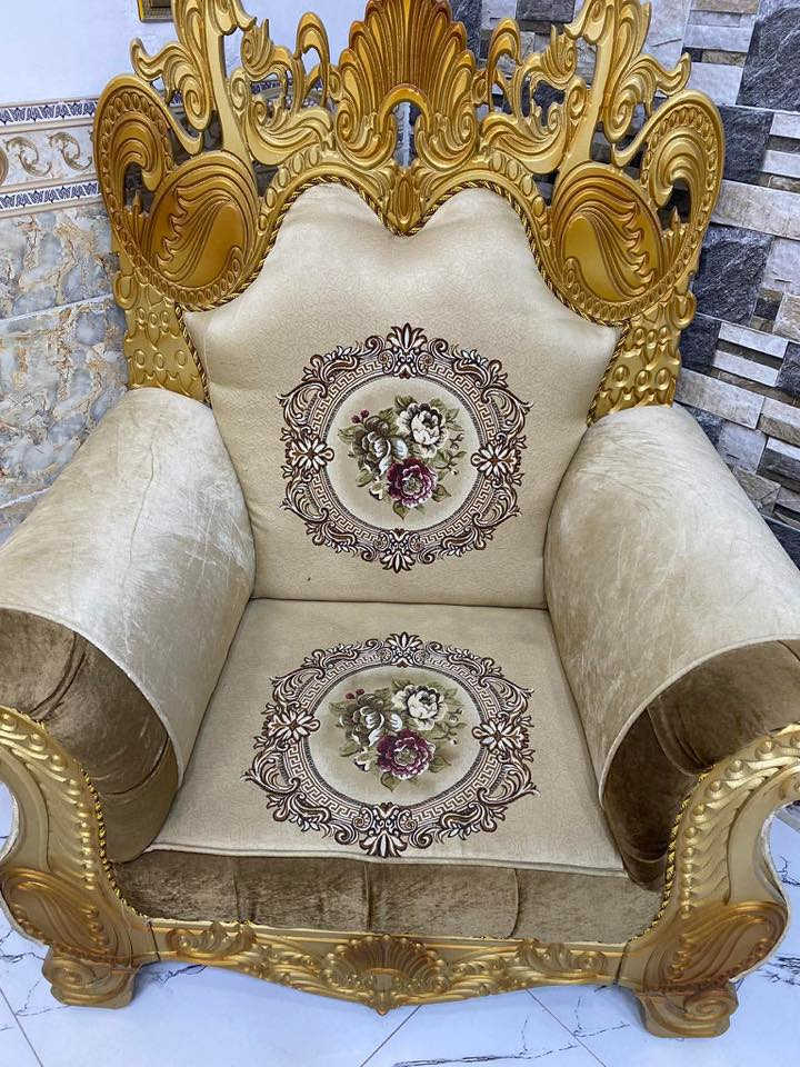 للبيع تخم ملكي 10 مقاعد جديد سعره مليون وربع ***********
