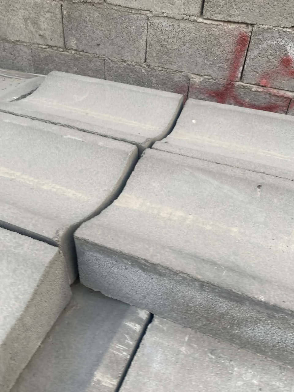 #متوفر جميع انواع الكربستون وساقيه و #المقرنص وجميع انواع الاينات حدائق بأنسب الاسعار متوفر خدمه #توصيل جميع المحافضات #الاتصال ***********
