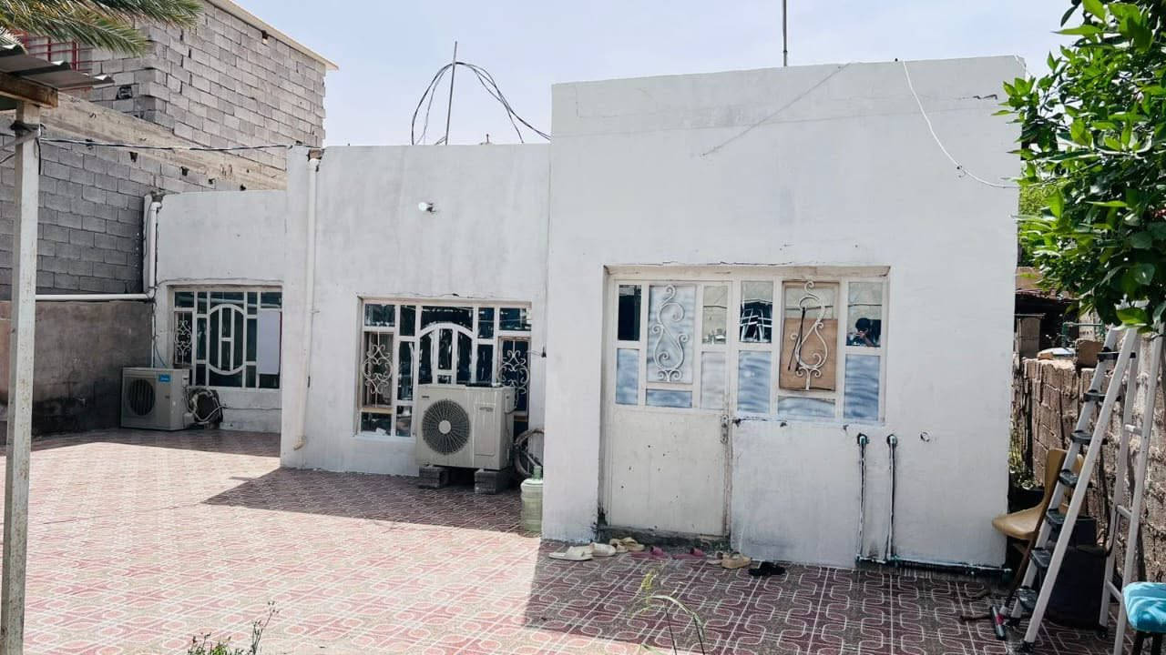دار سكن طابو زراعي في حي الحرية ( الاولى ) 
بجانب سكلة ( سلام حميد ) 
مساحة 250 م 
بناء - ابلوك - اعكاده 
ماء - كهرباء 
مشمول بقرار ( 320 ) 
معاملة ( تطويب ) 
قريب على شارع زبيدية - شحيمية 

للاستفسار مراجعة مكتب ( غيدان ) للعقار  
واسط - الزبيدية - مقابيل حي ( الصناعي )  
***********  
*********** محمد سيد غازي
