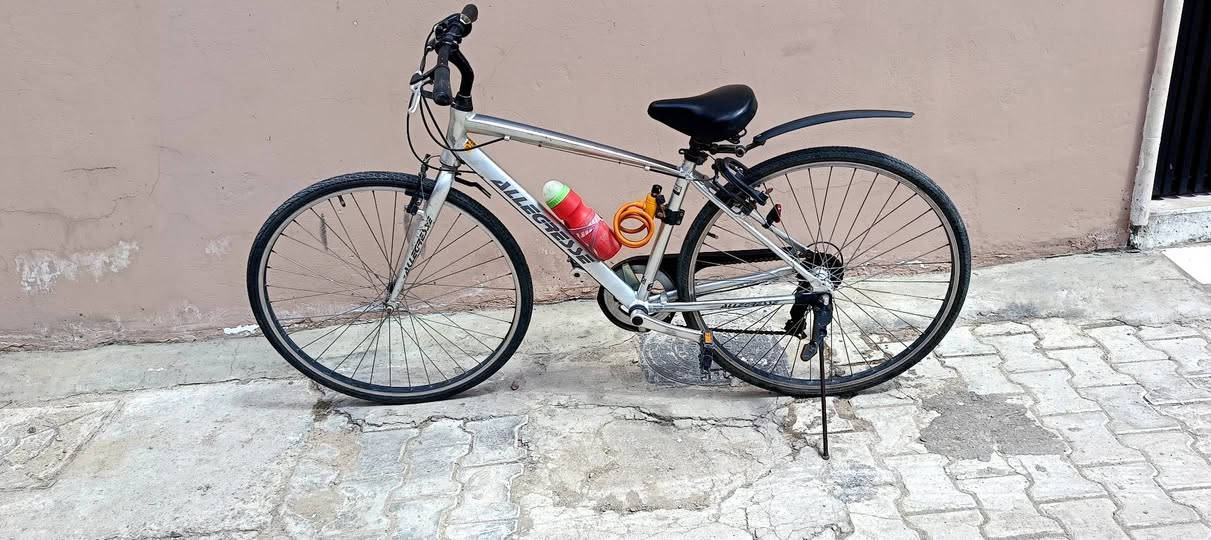 بايسكل c700 المنيوم 
قياس:27
ياباني شيمانو 7نمر خلفي 
للبيع بسعر 125و بيه مجال 
للتواصل :*********** #اكسبلور
#بايسكل #c700
